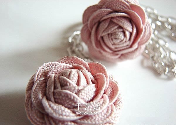 花布条玫瑰花手工制作 布条玫瑰花饰品DIY图解
