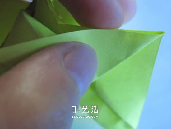 原创纸玫瑰花的折纸图解 步骤过程非常详细