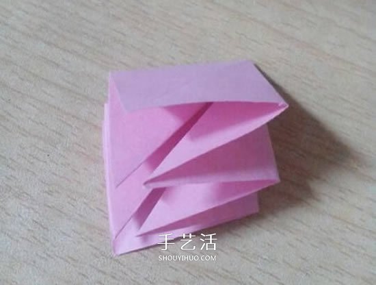 六瓣百合花折纸图解 折纸六瓣百合的方法教程
