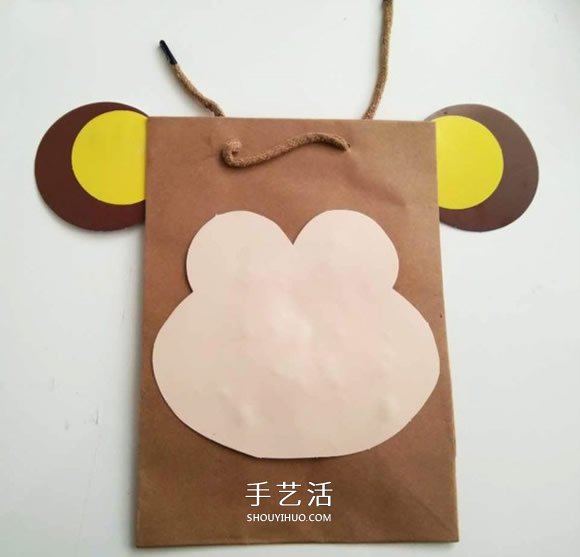 简单小猴子纸袋的做法 幼儿制作卡通牛皮纸袋