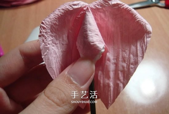 DIY纸藤玫瑰花图解教程 纸藤制作玫瑰的步骤