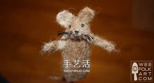 又丑又可爱！简单羊毛毡小老鼠手工制作图解
