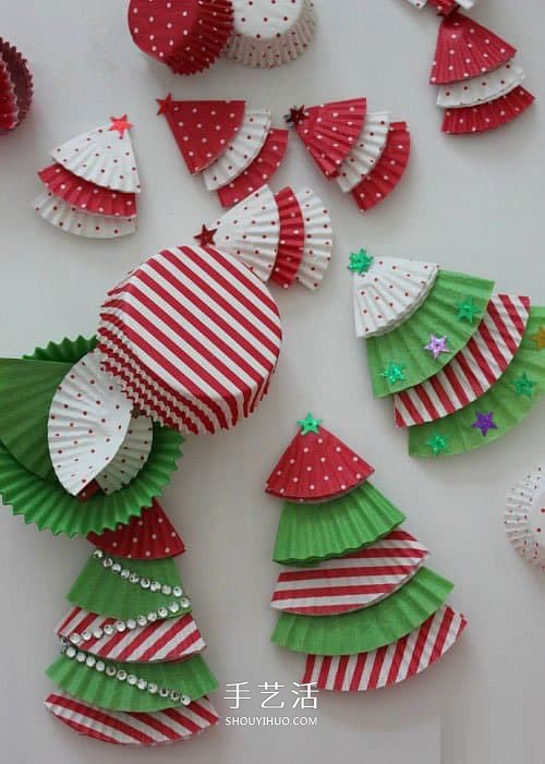 简单蛋糕纸圣诞树制作 幼儿蛋糕纸做圣诞挂饰