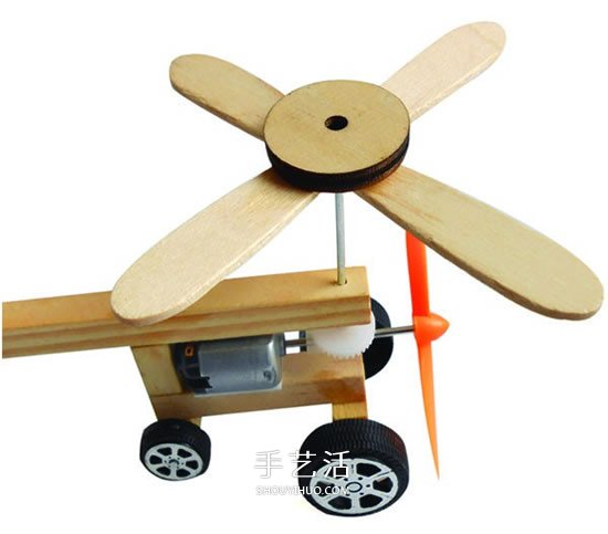 小学生科技小发明 用马达制作电动直升飞机
