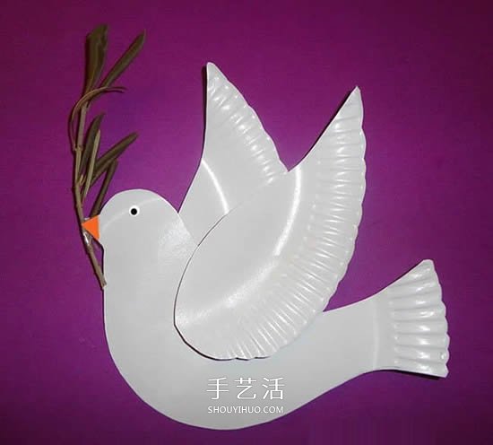 纸盘废物利用 手工制作国庆节和平鸽的方法