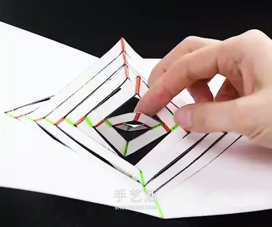 只用一张卡纸做3D旋转装置 打开闭合就会转动
