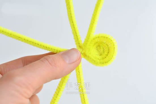 儿童扭扭棒小花手工制作 简单用扭扭棒做花朵