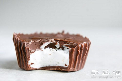 自制内藏棉花糖的趣味巧克力甜品