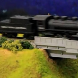 纯手工打造的火车模型沙盘