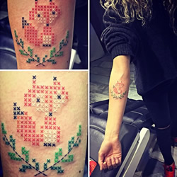 Eva Krbdk 的十字绣纹身 看着有点怕怕！