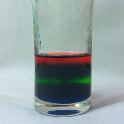 色彩分层小实验 利用了溶液密度的不同