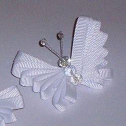 简单缎带蝴蝶的做法图解 手工制作缎带蝴蝶教程