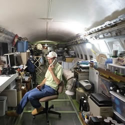 美国退休工程师改造波音飞机成自己的住宅