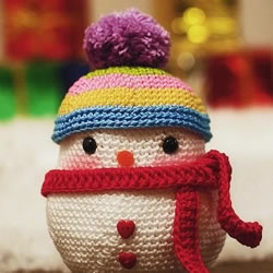 毛线钩针DIY的雪人玩偶