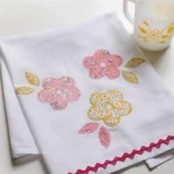 如何制作布艺贴花餐巾 花朵图案餐巾的做法教程