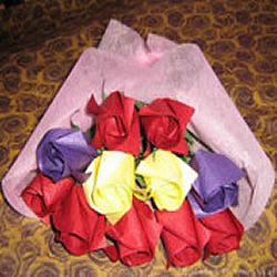 纸折玫瑰花图解 用纸张折出玫瑰花的方法步骤