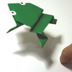 会跳的青蛙怎么折图解 会跳的青蛙折纸步骤
