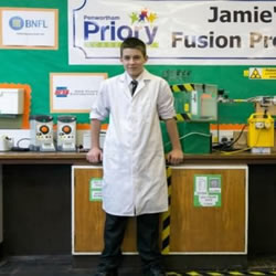 震惊~英国一13岁中学生成功在学校完成核实验！