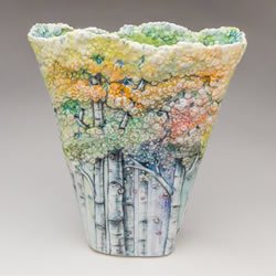 亲手捏制的一草一木 精美的浮雕式陶瓷器皿
