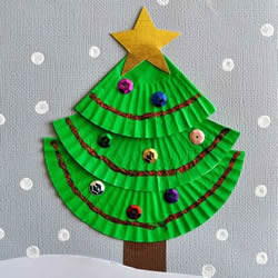 蛋糕纸圣诞树的做法 简单又可爱平面圣诞树DIY
