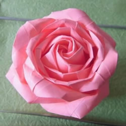 酒杯玫瑰的折法图解 手工折纸酒杯玫瑰过程