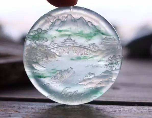 【翡翠百科】翡翠的玻璃种和冰种哪个最好 哪个价格高
