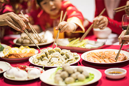 拉萨除夕活动有什么 新年抢水最是热闹